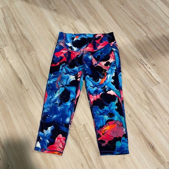 Athleta multicolor Capri leggings blue and pink size small - Picture 2 of 6